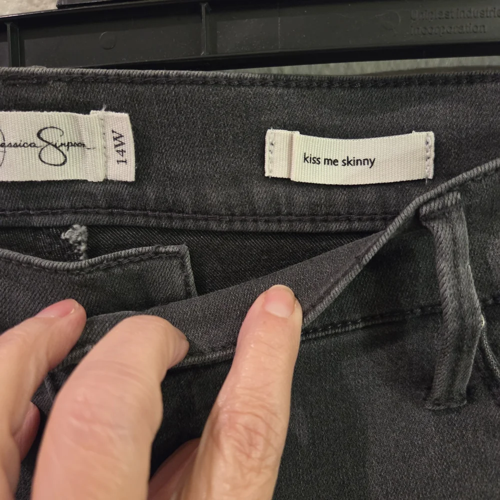 Jessica Simpson Women's Charcoal Relaxed Skinny Stretch Jeans 14W - Picture 2 of 4